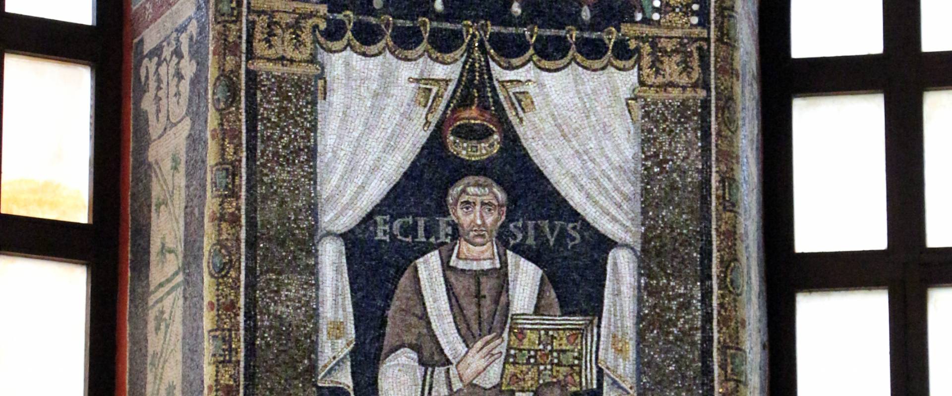 Sant'apollinare in classe, mosaici del catino, ecclesio, 550 ca. 01 photo by Sailko